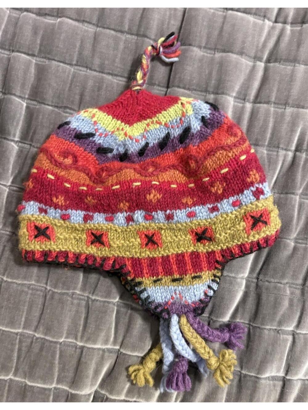 Newari Icelandic Design Wool Winter Hat Fleece Lined Tassels Multicolor